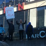 IMG_2497 Motdemonstranter fanns det också. Notera "Biever".